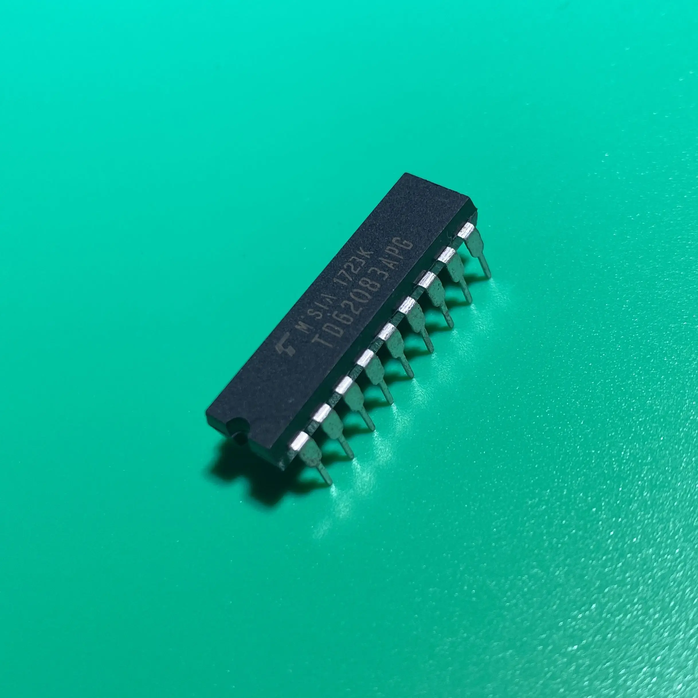 10pcs/lot TD62083AP DIP18 TD62083APG IC DRIVER DARL SINK 8-CH 18-DIP TD62083 AP TD 62083AP 62083 TD62083PG