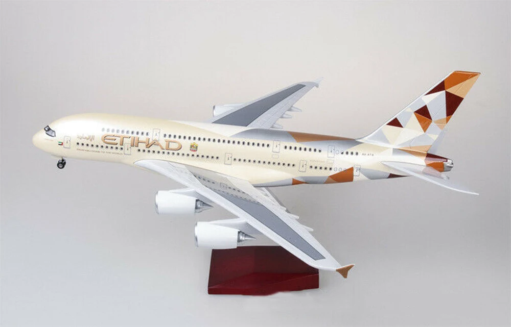 Детские игрушки 1/130 Etihad модель самолета A380 с светодиодный светильник Смола самолет 43 см модель самолета
