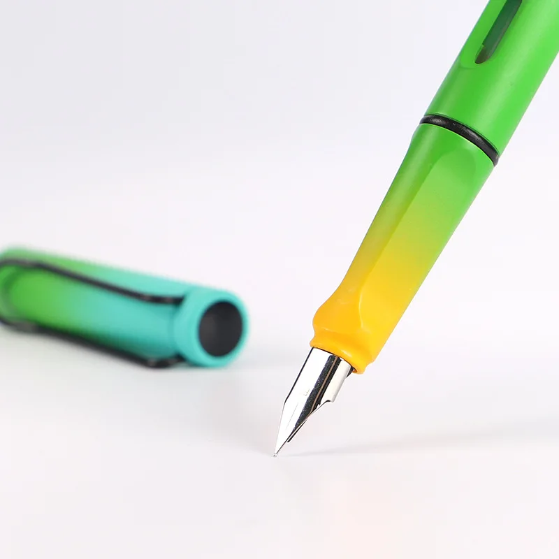 2021 New Fountain Pen Fashion Popular Plastic Colorful Classic Business Gift Ink Pens Nice Office Pen Gift Gradient Color
