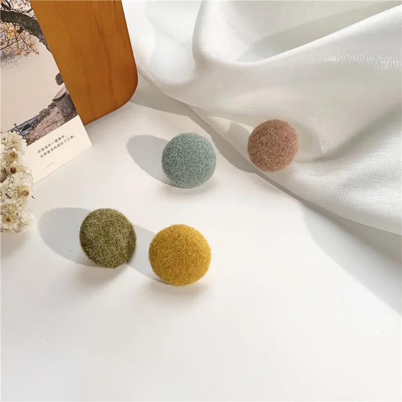 

South Korea temperament contrast color restoring ancient ways lint earrings 2020 new fairy maiden stud earrings