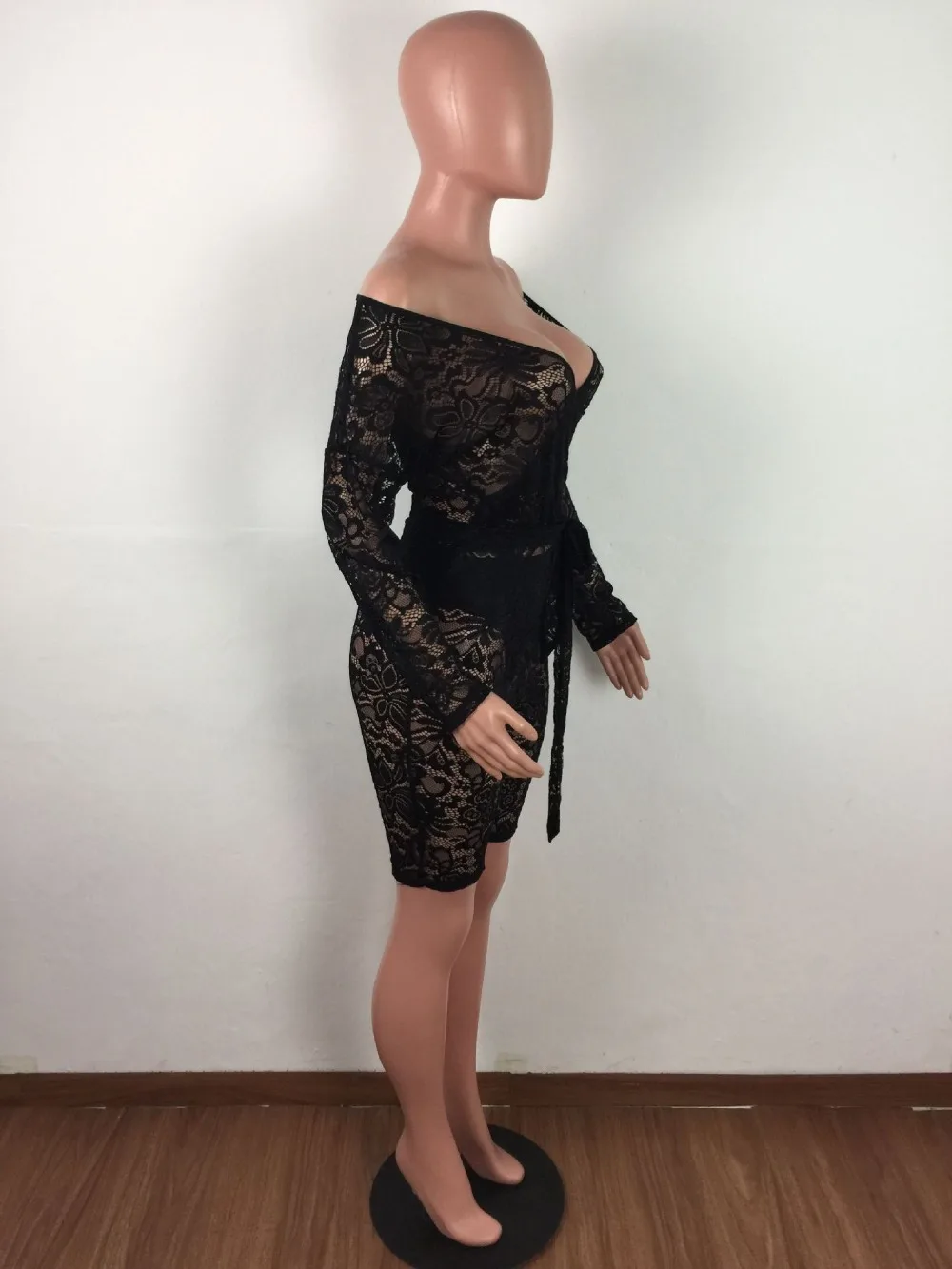 Ночная Клубная одежда, женские черные кружевные облегающие короткие комбинезоны, модные сексуальные женские комбинезоны с глубоким v-образным вырезом и прозрачным поясом, A3136G