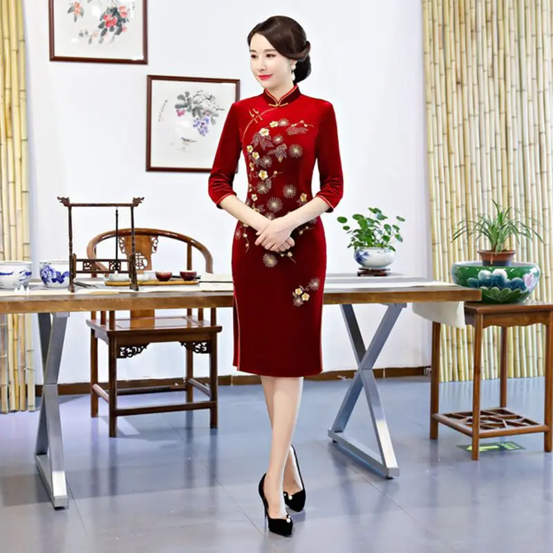 Китайский традиционный осенний стиль Cheongsam велюровый Cheongsam лаконичный элегантный Cheongsam три четверти рукав короткий Qipao - Цвет: red