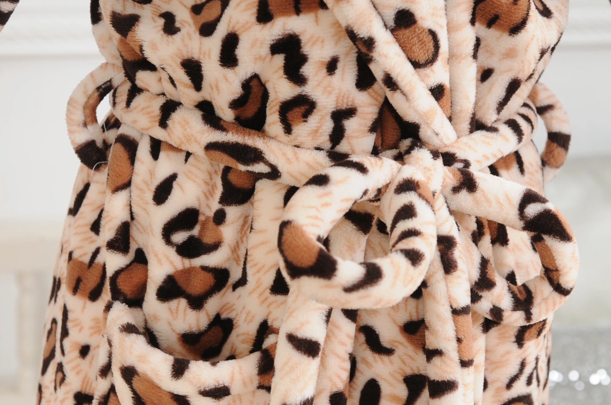 Мужские зимние теплые халаты Толстая леопардовая расцветка плюшевая шаль халат кимоно Мужская домашняя одежда с длинными рукавами халат пальто пеньюар мужской