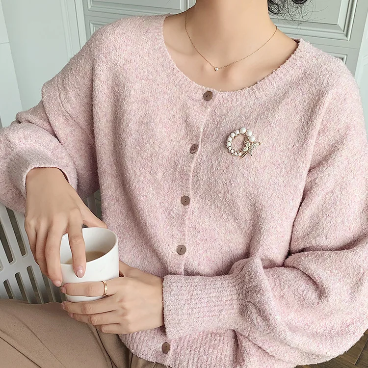 CINDY XIANG New Pearl and Rhinestone Circle Brooches for