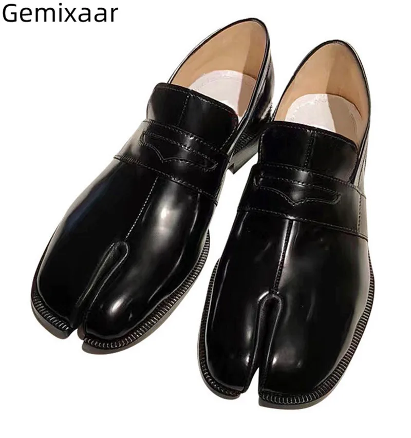

Unique Splited Toe Shoes Women Round Toe Slip On Cool Black Color Walking Shoes Pumk Split Toe Flat Heel Woman Shoes Loafers
