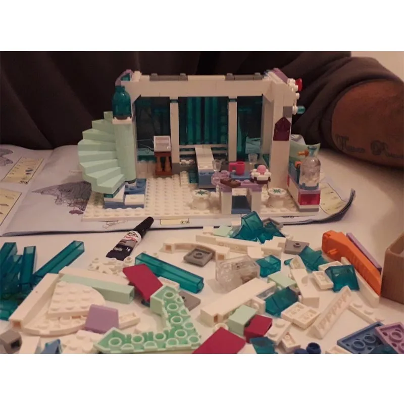 731pcs Snow World Series The Elsa`s Magical Ice Castle Set girls Building Blocks Bricks Toys Girl friend compatible with 41148