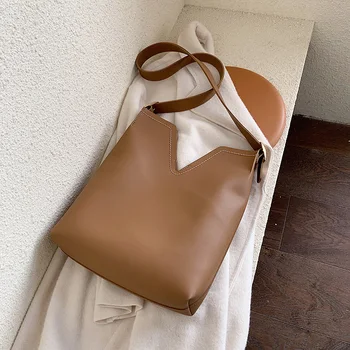 

Solid Colour V-neck Women Hangbags Luxury Designer Korean Style PU Leather Hot Clutch Shoulder Large Capacity Messenger Bags