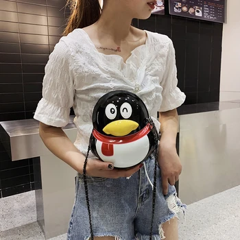 

Web celebrity cartoon bag 2020 fashion south Korean version of personality cute penguin shoulder bag versatile fun messenger bag