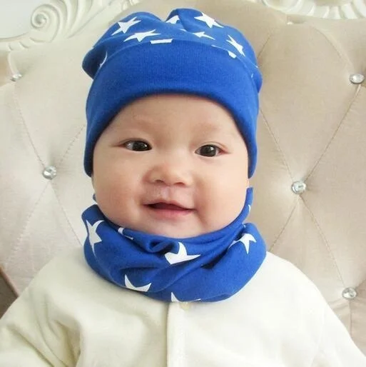 Новая детская осенне-зимняя Шапка-бини + шарф, комплект детской хлопковой 12 различных цветов со звездами, шапка с принтом