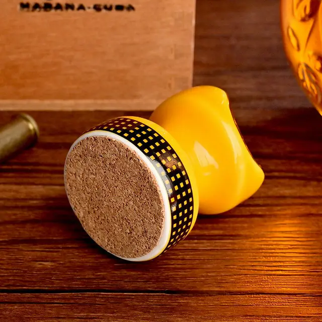 Posacenere Per Sigari Con 2 Porta Sigari - Design Portatile, Interni/Esterni, Colore Oro, 18x10x3 Cm