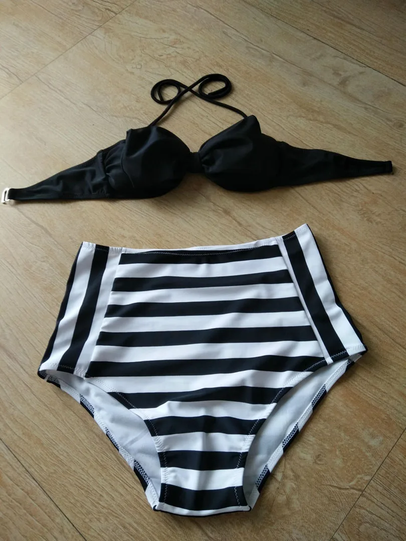 4396628229_1663645303