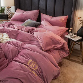 

Coral Velvet Family of Four Winter Enterprises Law Levin Velvet Flannel Bed Linen Quilt Three Sets of Bed Linter Crystal Velvet