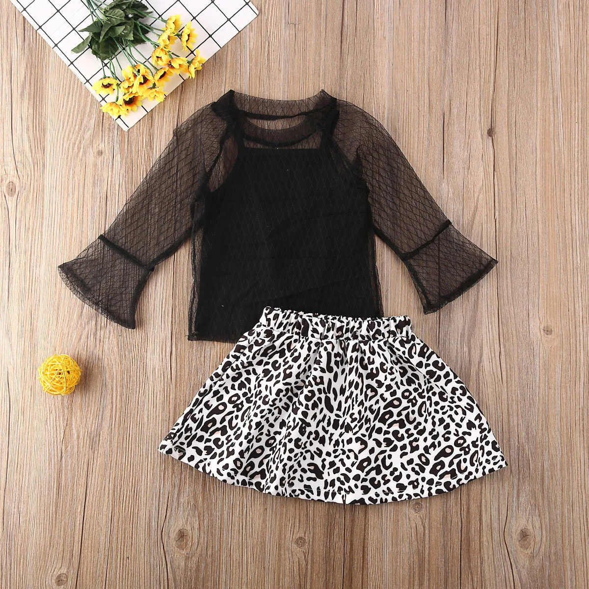 Комплект одежды из 3 предметов для маленьких девочек Кружевная футболка с длинным рукавом+ жилет+ леопардовая юбка, комплект осенней одежды