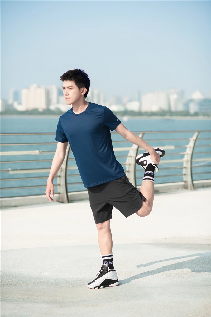 Быстросохнущая светильник шащая футболка Zenph с круглым вырезом и короткими