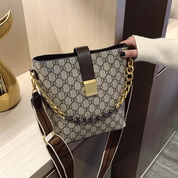 

Bag women's bag 2020 new fashion Korean version ins versatile fashion and popular printing broadband one shoulder crossbite