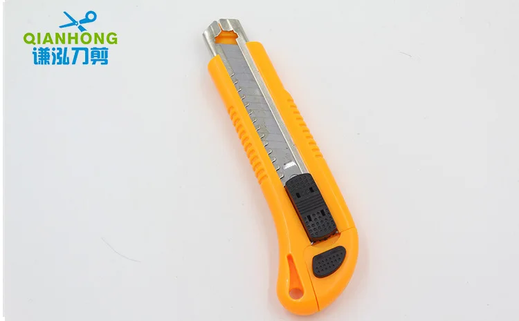Cultural And Educational Appliances with Hole Lock Automatic Finishing Box Cutter Comes with Built-in 3 Blades Knife
