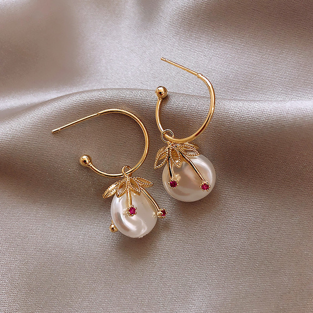 New Trendy Star Moon Dangle Earrings Women Temperament Fashion Geometry Metal Pearl Zircon Pendant Earrings Party Jewelry