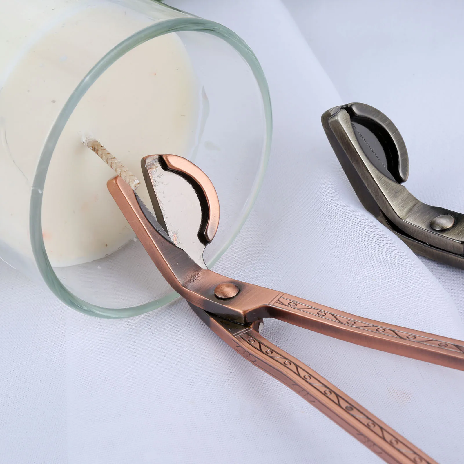 1pc 18cm Candle Wick Trimmer Stainless Steel Candle Scissors Trim Cutter Snuffers Semicircular Carved Flower Pattern Classical