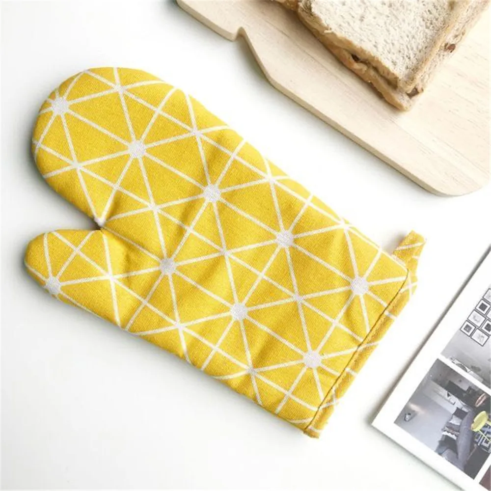 Kitchen Gloves Kitchen Thickened Heat-insulating Gloves Microwave Oven Special Household Anti-scalding Gloves High Temperature Baking Tools 1PC