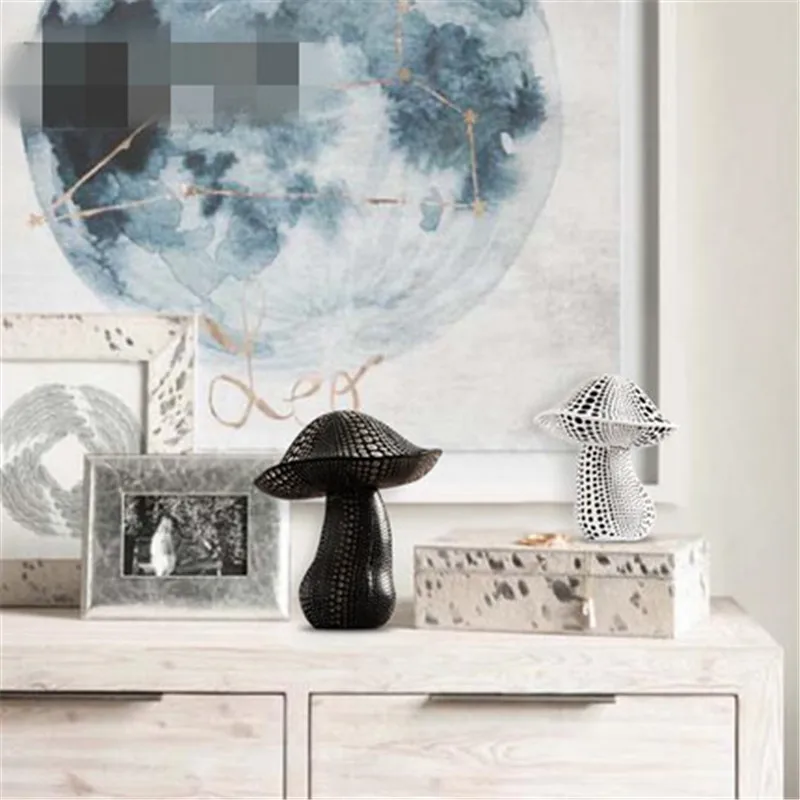 Goede Europese Stijl Simulatie Paddestoelen Yayoi Kusama Golf Punt Hars Ambachten Standbeeld Koffie Winkel Decoratie X2618