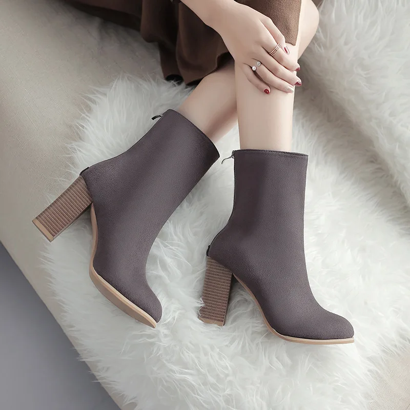 

2019 autumn and winter new pointed boots British retro Martin boots elastic boots uio90