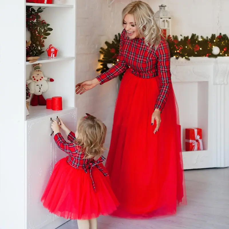 Семейная Рождественская одежда; коллекция года; Семейные комплекты; Рождественская Одежда для маленьких девочек; мама и я; красная клетчатая одежда для всей семьи