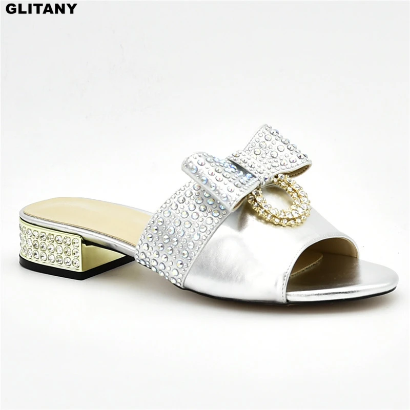 Новинка Модная женская летняя обувь Женская свадебная Женские модельные туфли с