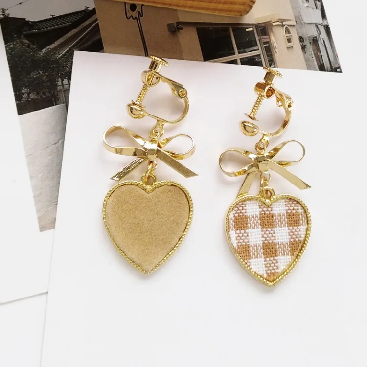 Clip Earrings Khaki Девушки черные сердца бантом клип на серьги без прокола Повседневная ткань асимметричные серьги-подвески - Окраска металла: Clip Earrings Khaki
