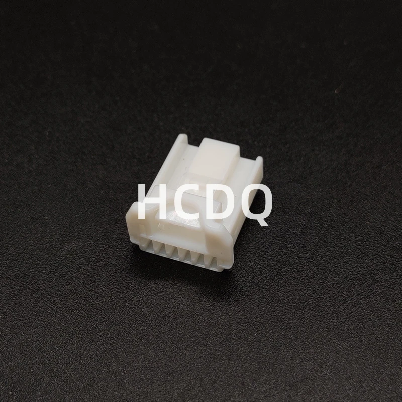 The original 90980-12C72 6PIN automobile connector plug shell and connector are supplied from stock