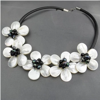 

HANDMADE NATURAL SHELL BEADS MAKE FLOWER NECKLACE FAHISON JEWELRY FOR WOMEN