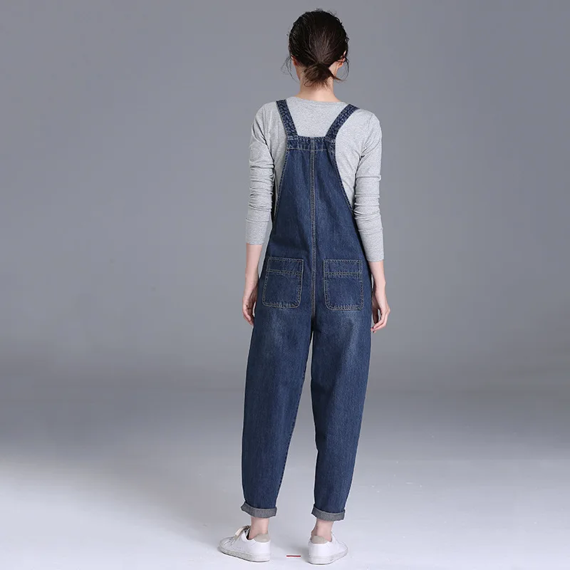 2019 spring new 200 pounds fat mm jeans women's trousers Korean version of the loose large size women's bib pants 2019 spring new 200 pounds fat mm jeans women's trousers Korean version of the loose large size women's bib pants