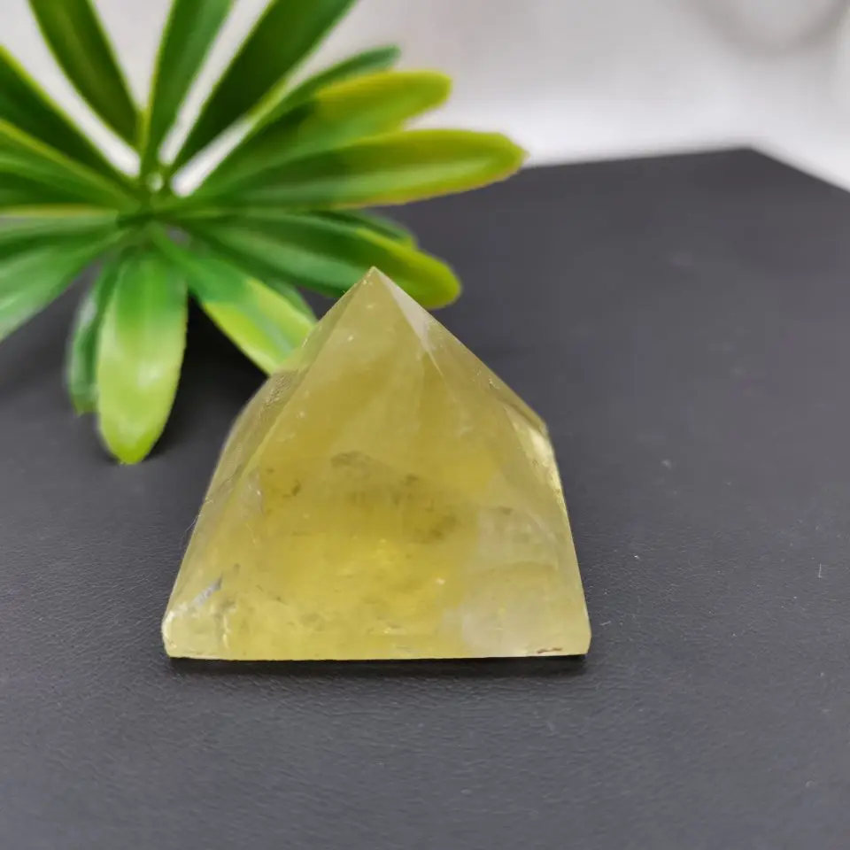 

Красота Натуральный топаз Хрустальная пирамида