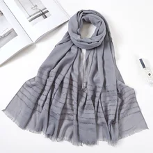 Новинка, простой белый, черный, красный, желтый мусульманский хлопковый головной хиджаб шарф, головной платок, Дамский Блестящий платок с кисточками для женщин