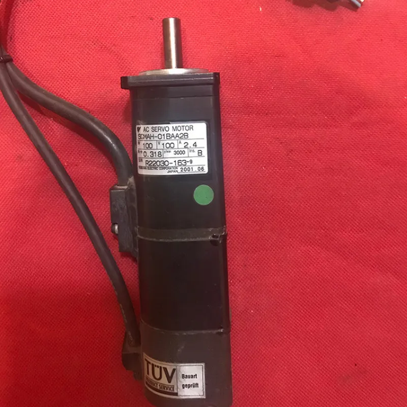 Использованный протестированный рабочий SGMAH-01BAA2B серводвигатель переменного тока