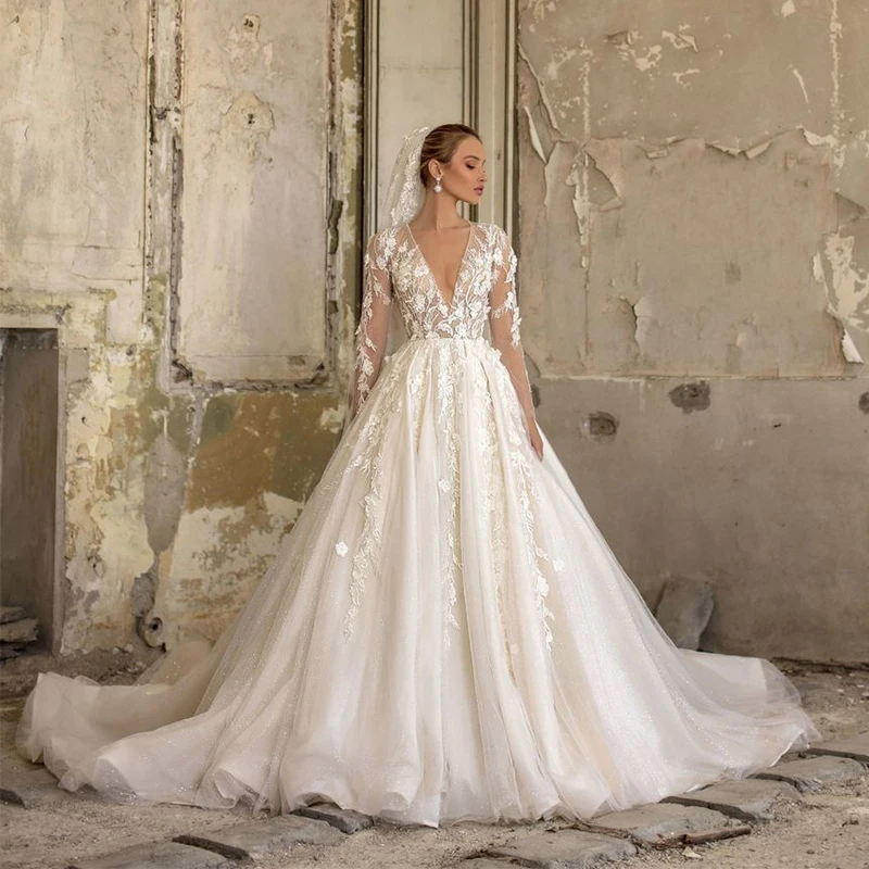 

Sexy V-neck A-line Wedding Gowns 2020 Exquisite Lace Applique Court Train Long Sleeve Tulle Bridal Dresses
