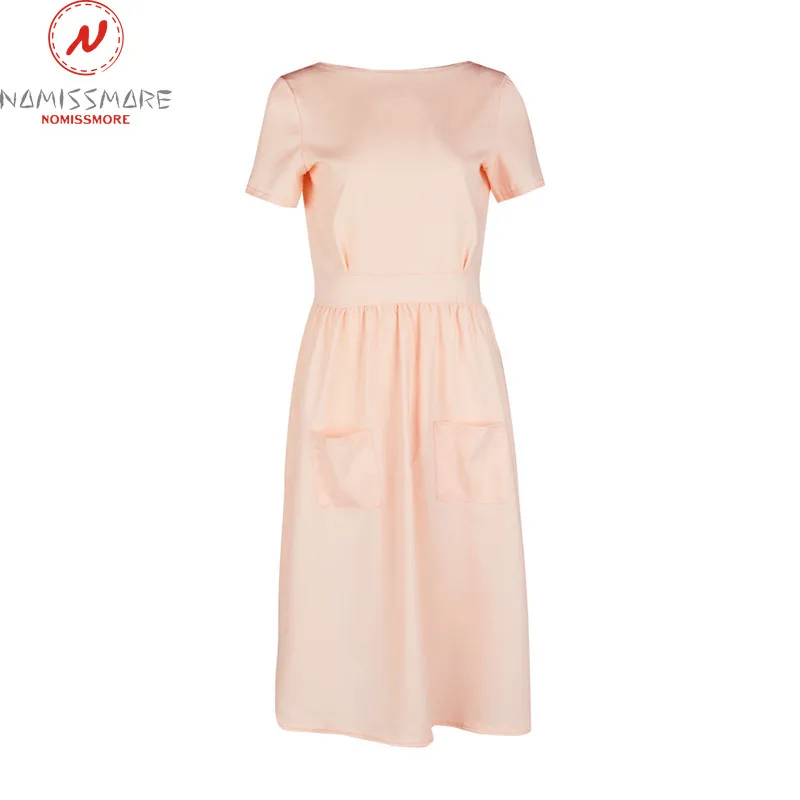 Женское летнее платье с открытой спиной и коротким рукавом облегающее круглым