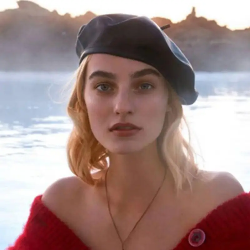 Французский стиль, Женский винтажный берет из искусственной кожи, одноцветная Повседневная Шапка-бини с регулируемым шнурком