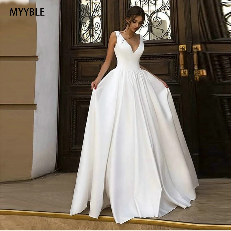 

Elegant BOHO White Wedding Gowns Long 2020 Ivoey Beach Wedding Dress Simple V-Neck Satin Sleeveless Pageant Sexy Bridal Dresses
