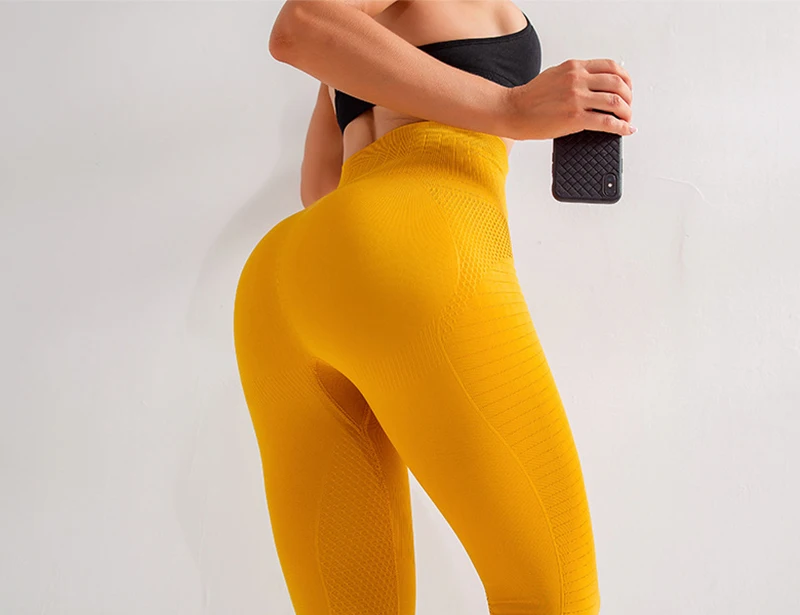 12115465367_772503665