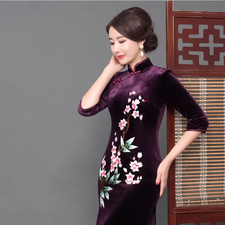 Зеленый воротник мандарина сексуальные обтягивающие платья Qipao с рукавами 1/2, вышивкой цветок Vestidos велюровое Cheongsam китайское женское платье