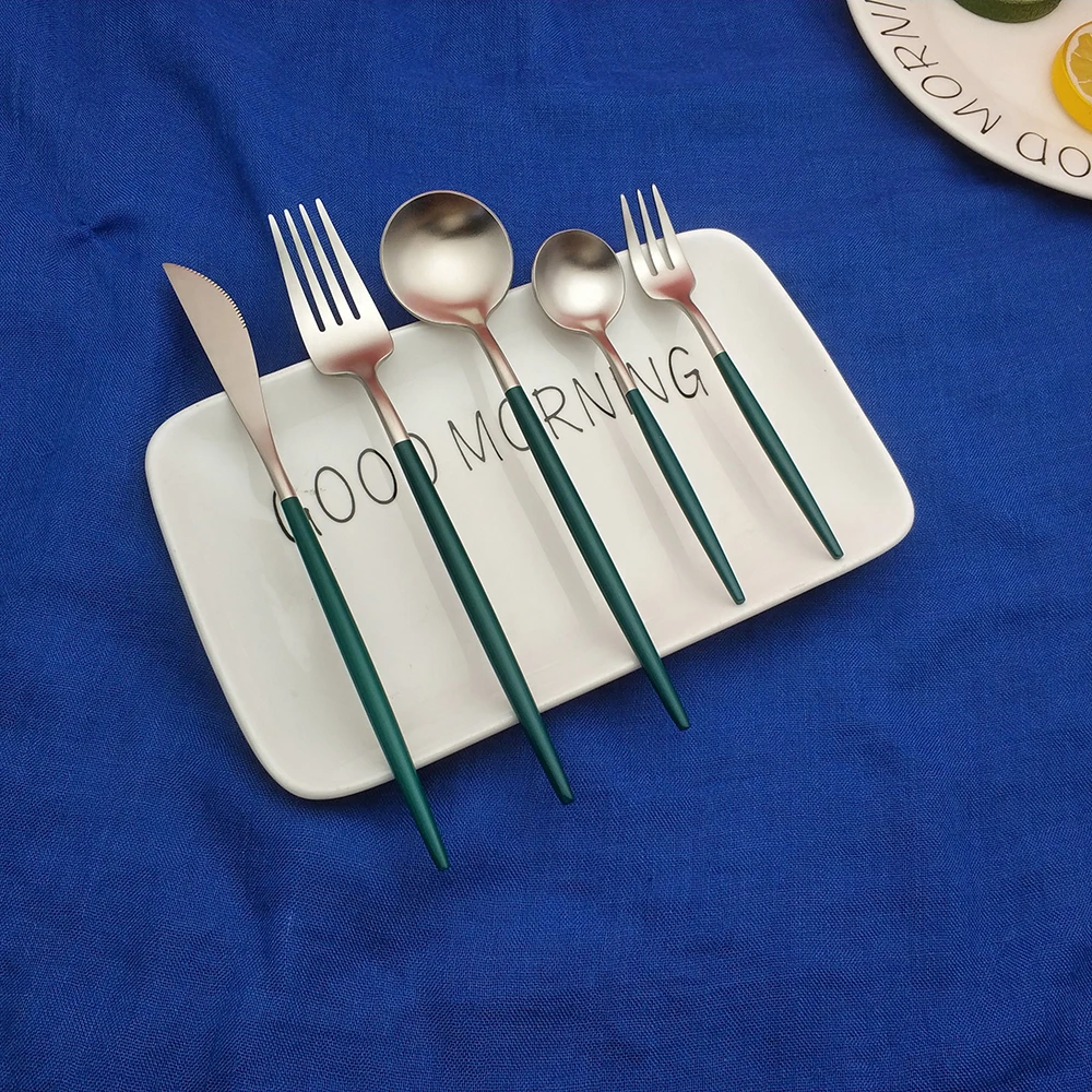 Hot Sale Small Size fourchettes couteaux cuilleres silverware stainless steel White Gold cutlery fork spoon knife dining set - Цвет: 5pcs