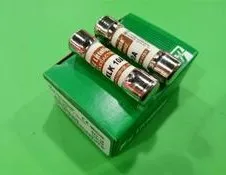 Предохранители: KLK10 10A 600 V/KLK1 2 3 4 5 6 7 8, 12, 15, 20, 25 30 600V
