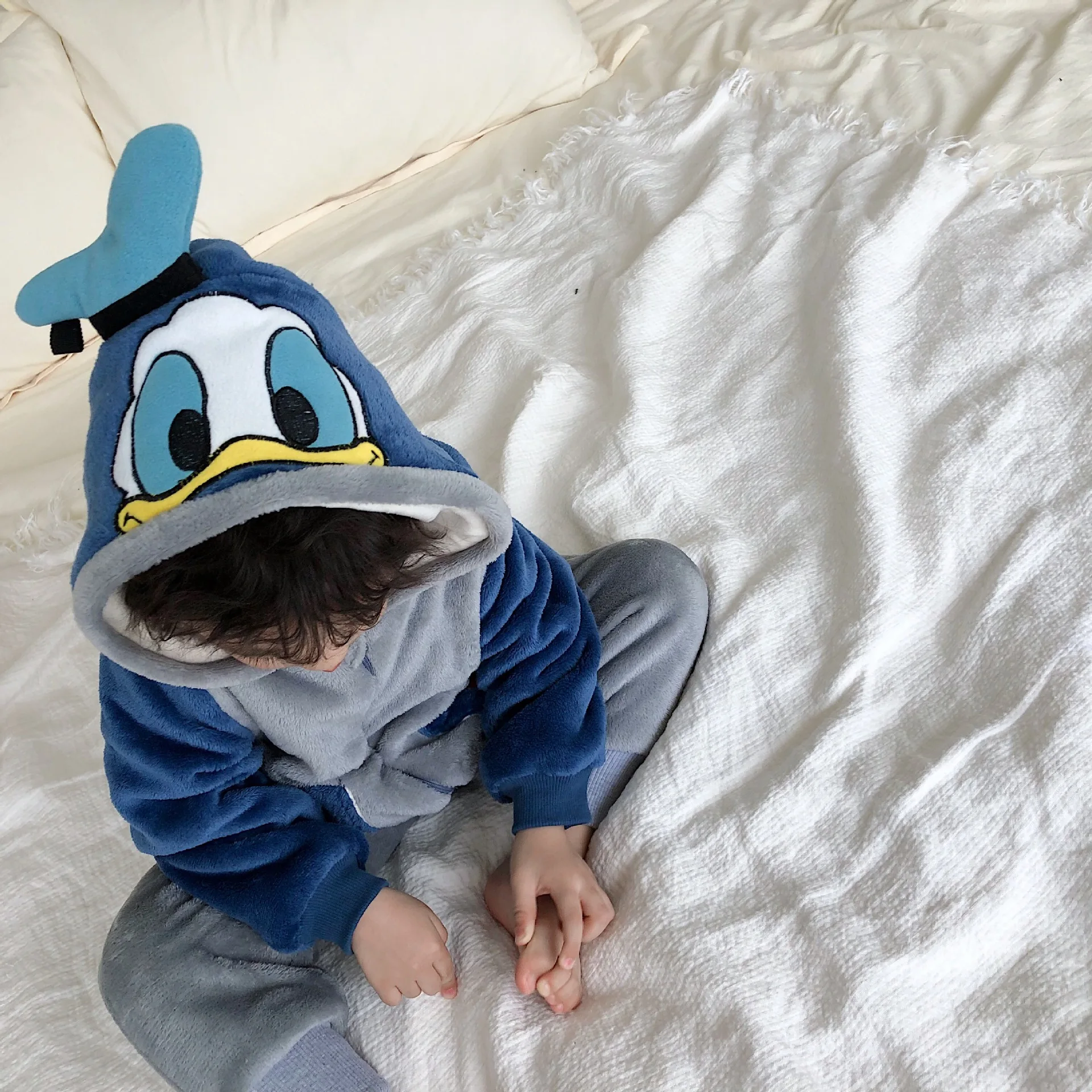 Tonytaobaby/Новинка зимы; фланелевый детский спальный мешок с капюшоном для мальчиков и девочек; теплый внутренний спальный мешок