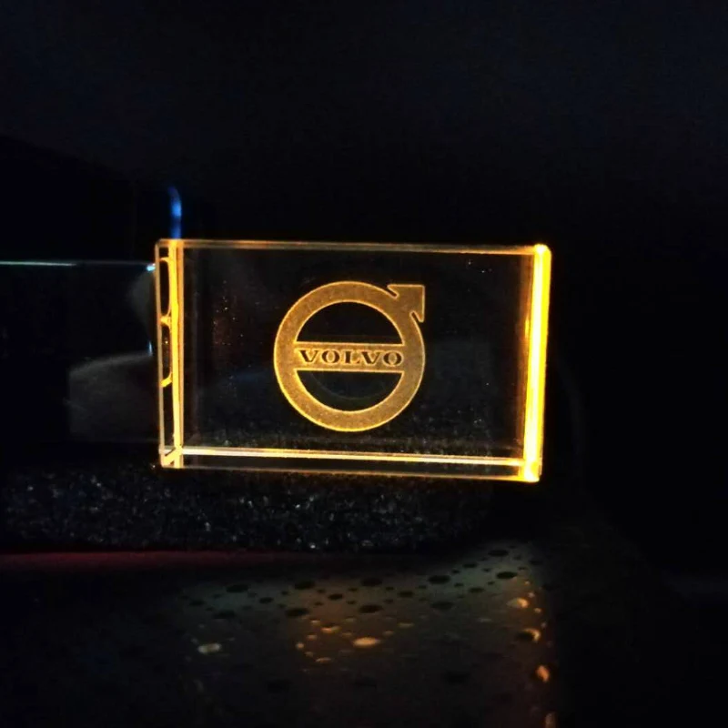 Clé USB 4Go En Forme De Télécommande Volvo – Originale Et Pratique