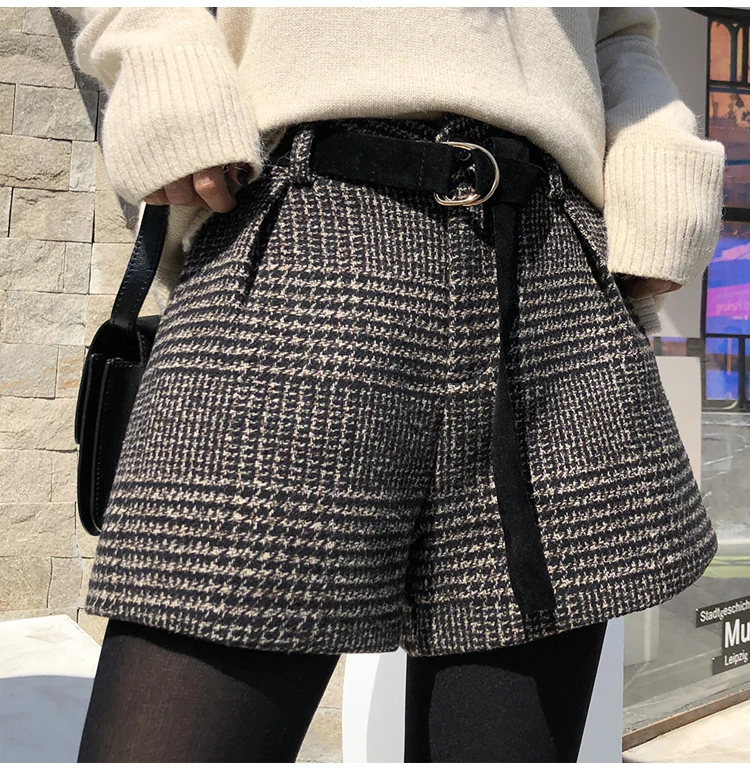 New Autumn Winter Wool High Waisted Shorts for Women Korean Plaid Wide Leg Shorts Femme Casual Loose Boots Womens Shorts