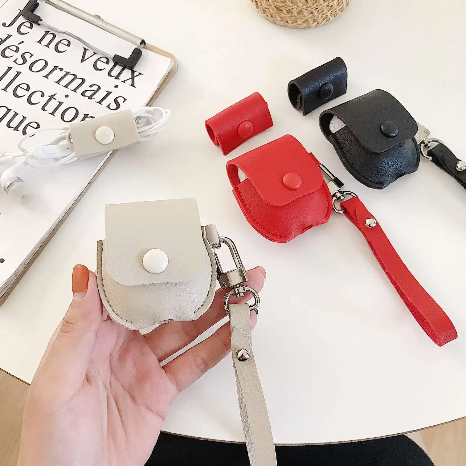 

Luxury leather case for apple airpods 2 case Wireless Bluetooth cover with charging Cable Protect cover Earphone Leather Cover