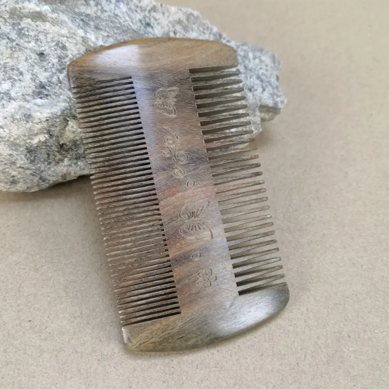 Деревянная расческа