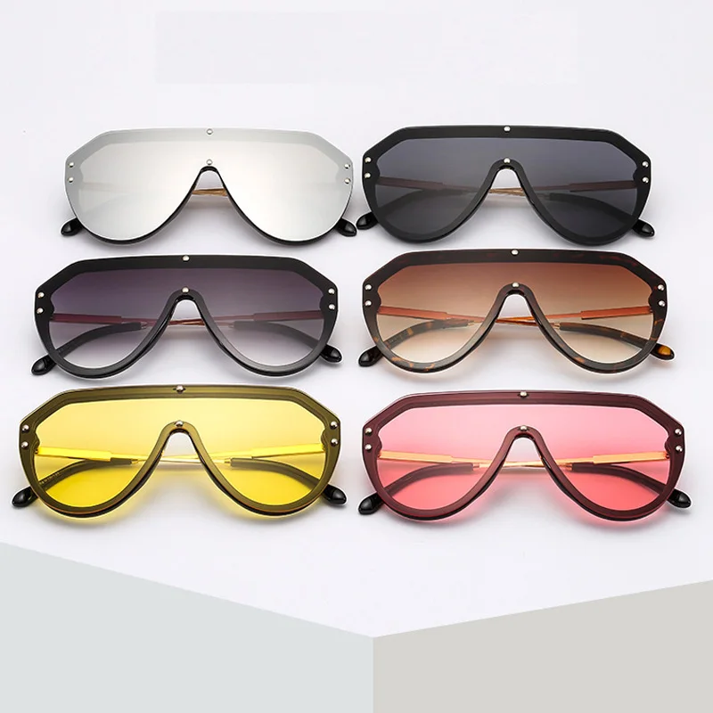 

ZUCZUG New Oversized One-Piece Sunglasses Women Trend Flat Top Connected Sun Glasses Lady Goggle Coating Gradient Lens Eyewear