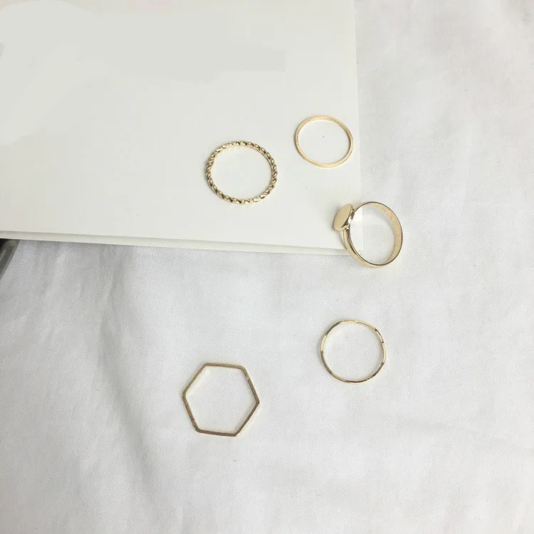 

Set 2019 New Korean Version Of The Personality Simple Wave Alloy Irregular Tail Ring 5 Piece Set Ring Hot Jewelry Wholesale