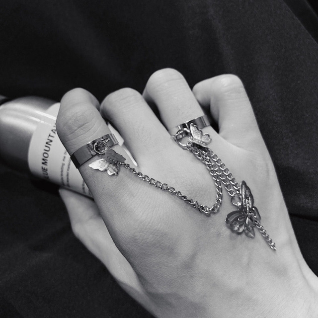 Butterfly Hip Hop Rings Multi-layer Adjustable Chain Two Open Finger Rings Alloy man Rotate Rings for Women Party Gift